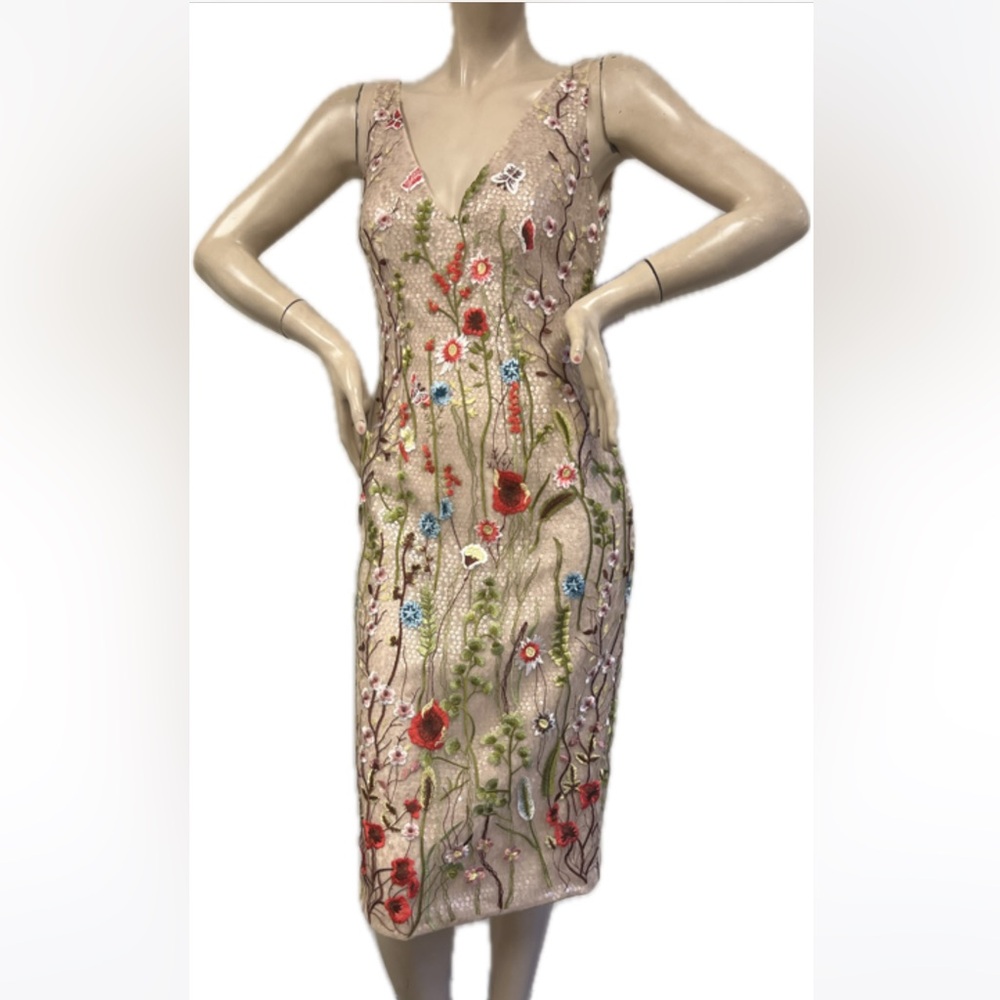 JS collections NWT embroidered midi sleeveless double V-neck cocktail dress